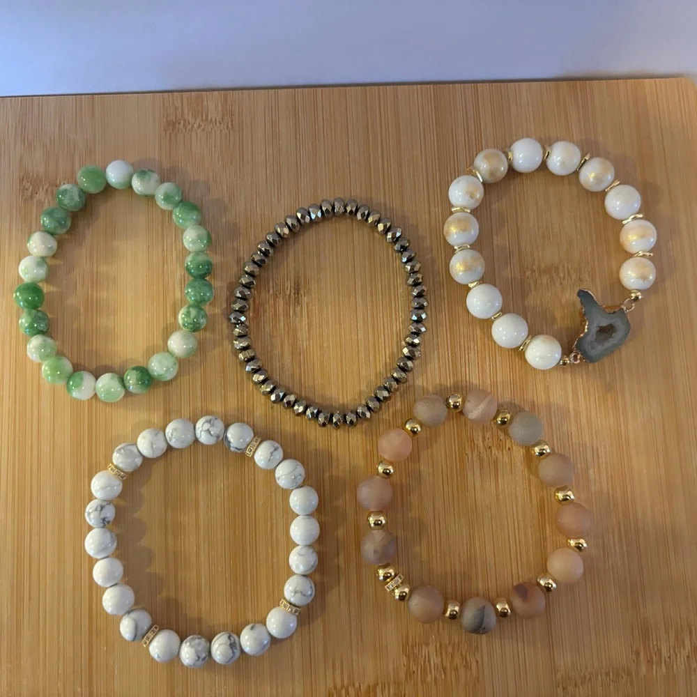 Handmade Gemstone Bracelet Stack Set of 5 NWT Jade Howlite Agate